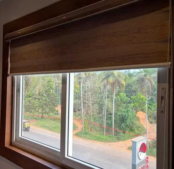 ホテル Raravies Family Restaurent Mattanur,near Kannur Airport