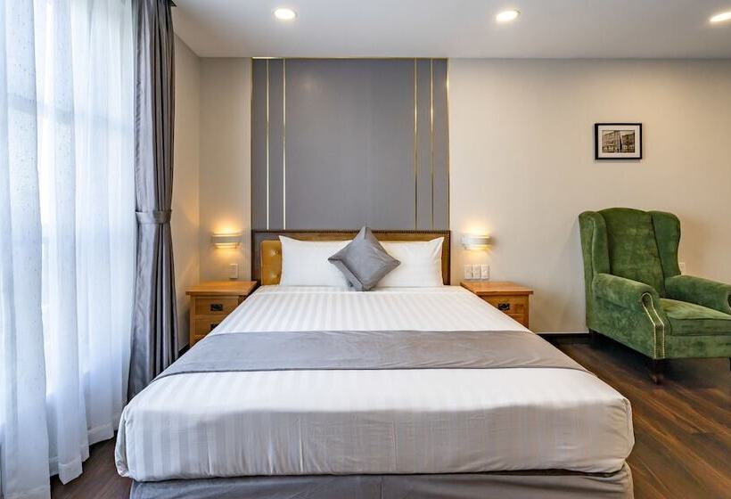 هتل Emerald Central