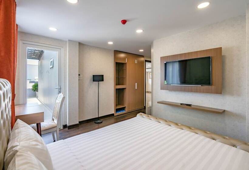 هتل Emerald Central