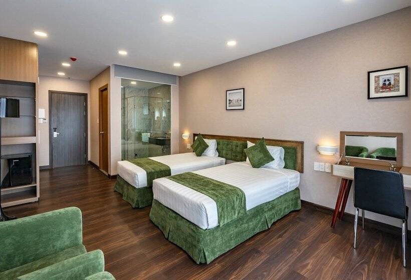 هتل Emerald Central