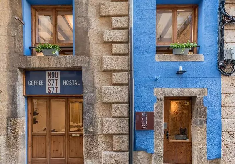 هتل Hostal 977
