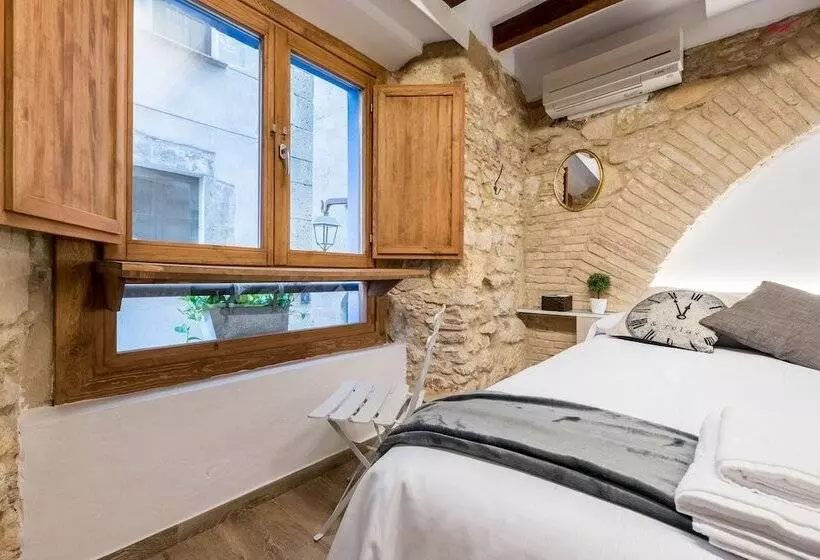 هتل Hostal 977