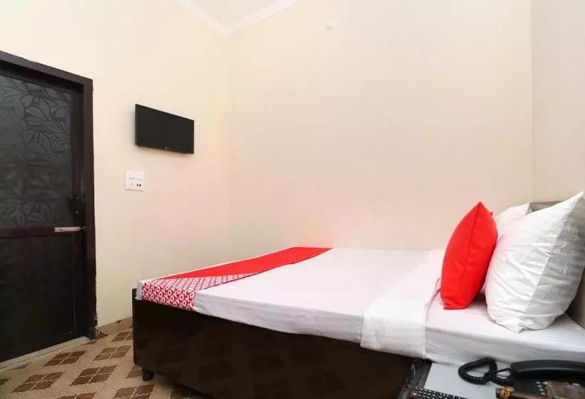 ホテル Oyo 24992 Shiv House