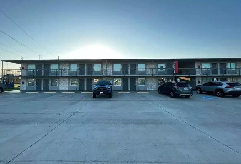 Motelli Super 8 By Wyndham Sulphur South