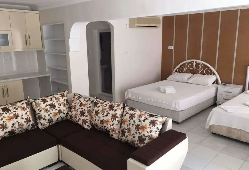 ホテル Didim Altinkum