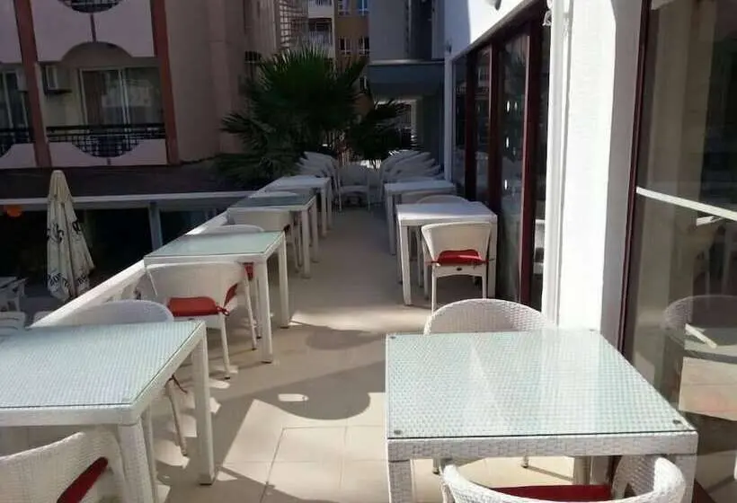 ホテル Didim Altinkum