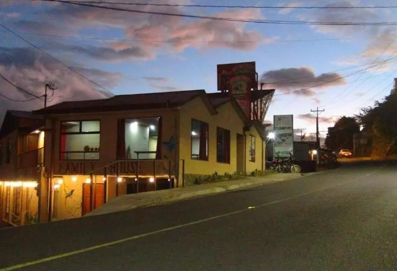 پانسیون Monteverde Family House