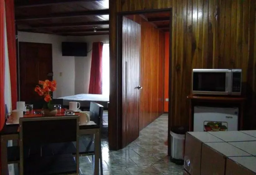 پانسیون Monteverde Family House