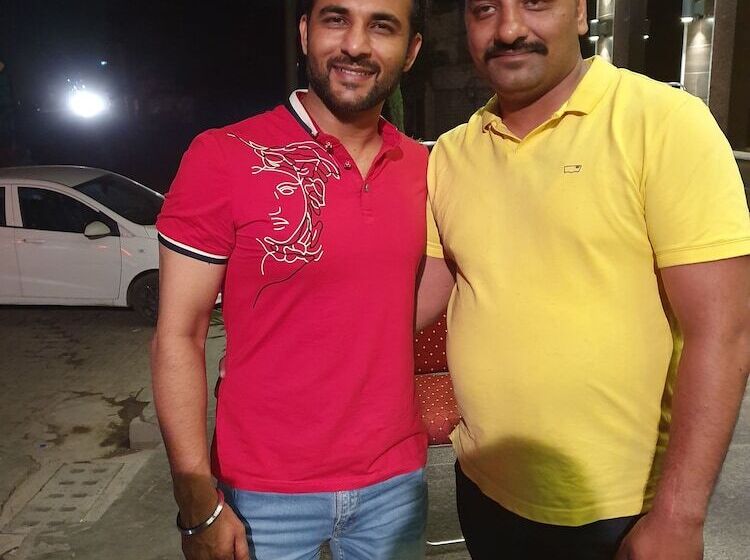 Отель Makhan Residency