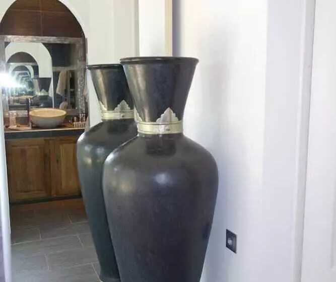 تختخواب و صبحانه Chez Virginie