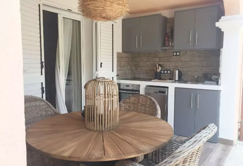 تختخواب و صبحانه Chez Virginie