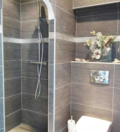 تختخواب و صبحانه Chez Virginie