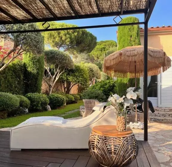 تختخواب و صبحانه Chez Virginie