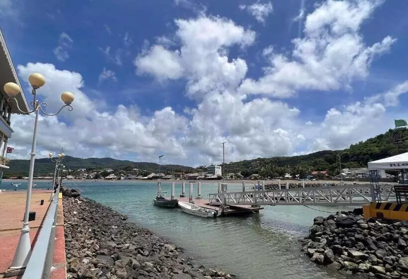 هتل Buena Onda Backpackers