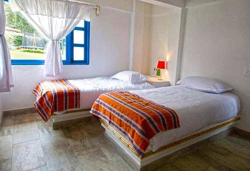 Отель & Cabañas Cashiluna