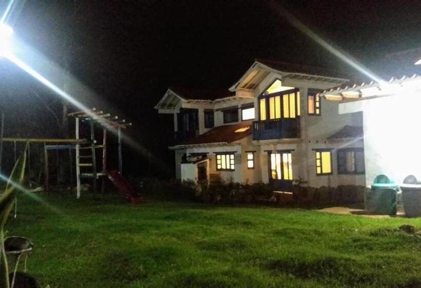 Отель & Cabañas Cashiluna