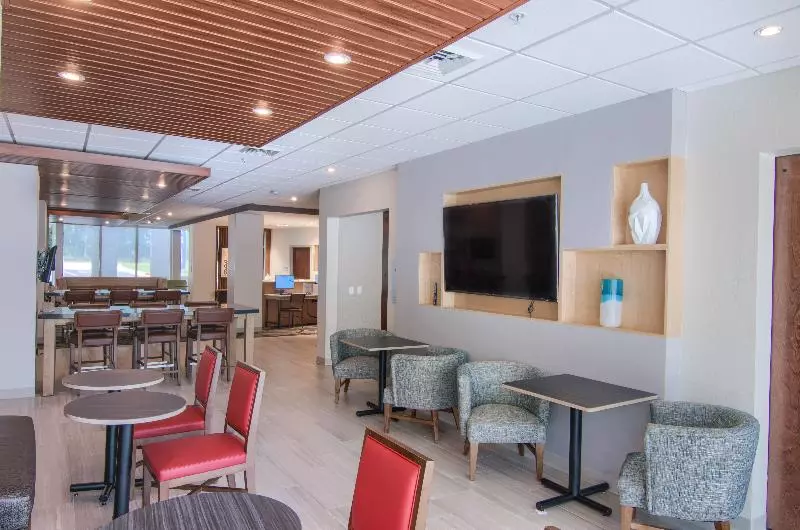 Hotelli Holiday Inn Express & Suites Mobile University Area, An Ihg