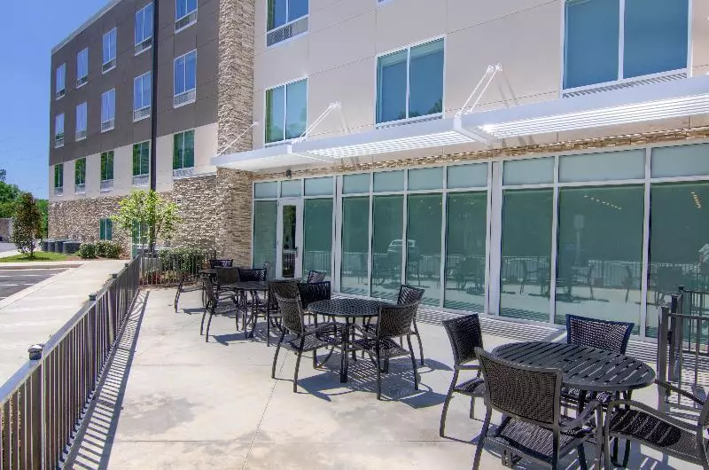 Hotelli Holiday Inn Express & Suites Mobile University Area, An Ihg
