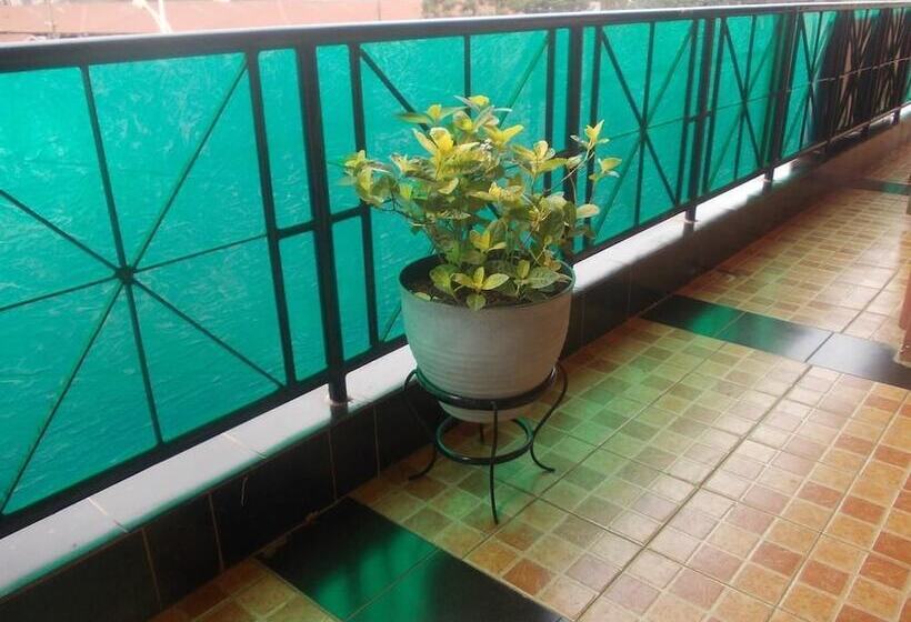 هتل Neptune Plaza