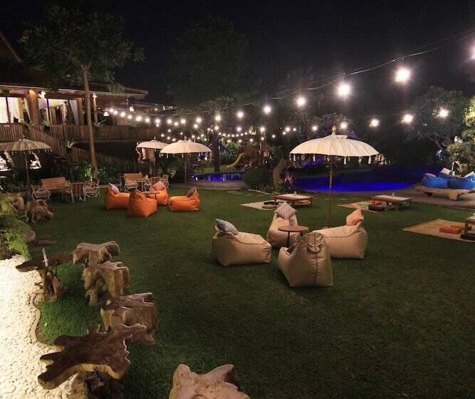 Отель Taulan Villa By Social Hideout