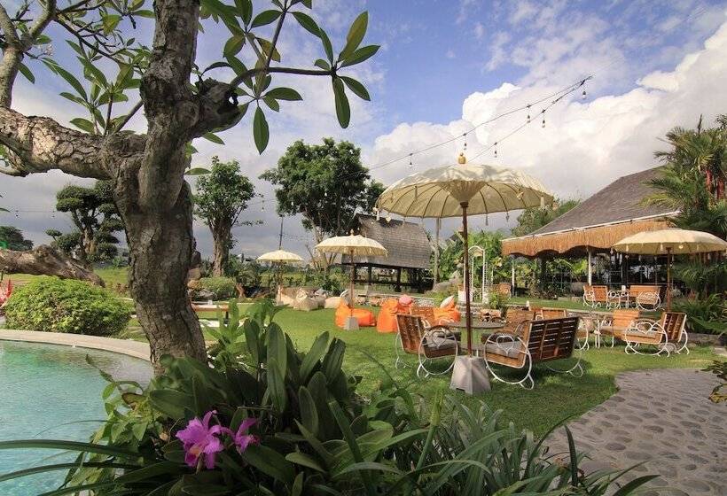 Отель Taulan Villa By Social Hideout