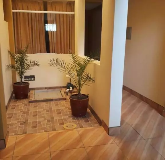 ペンション El Marquez