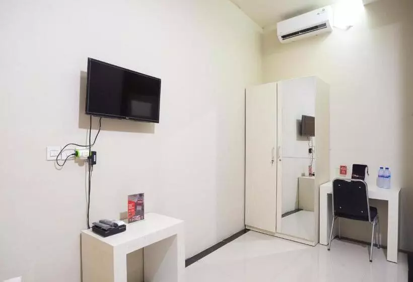 ペンション Reddoorz Near Ipb Dramaga Bogor