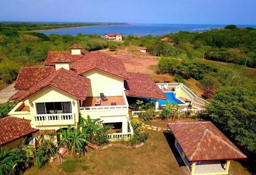 El Regalo Resort