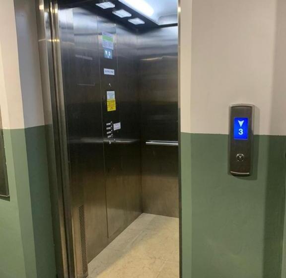 Hotel Room V @ Jalan Megat