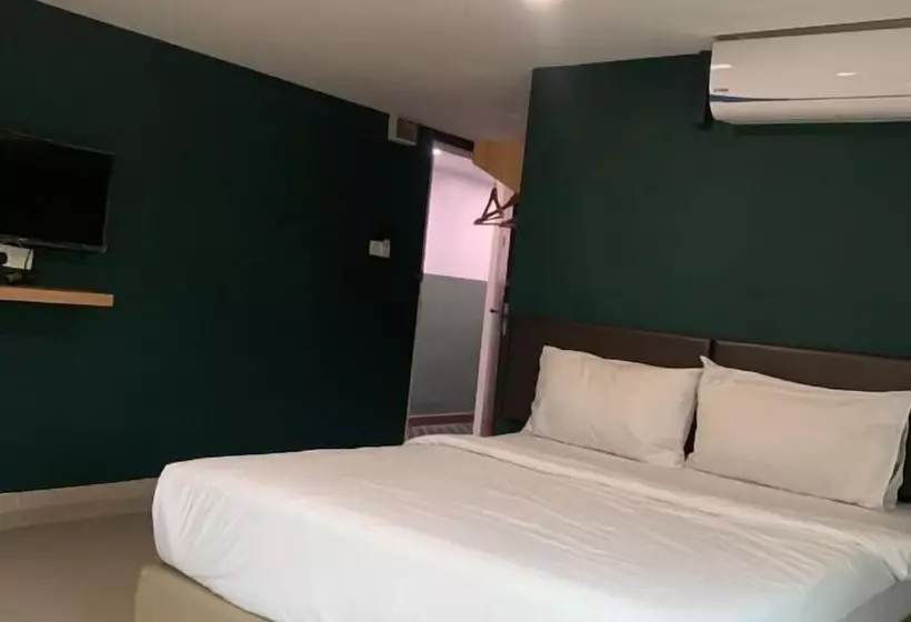 ホテル Room V @ Jalan Megat