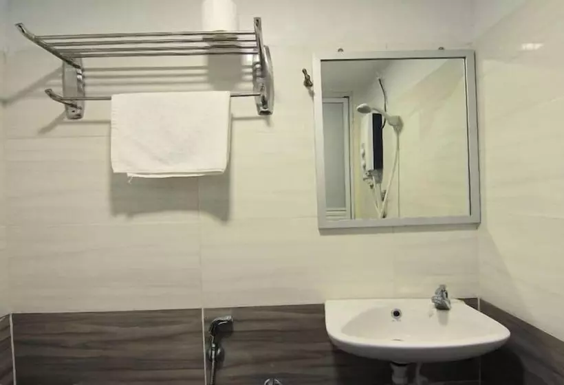 ホテル Room V @ Jalan Megat