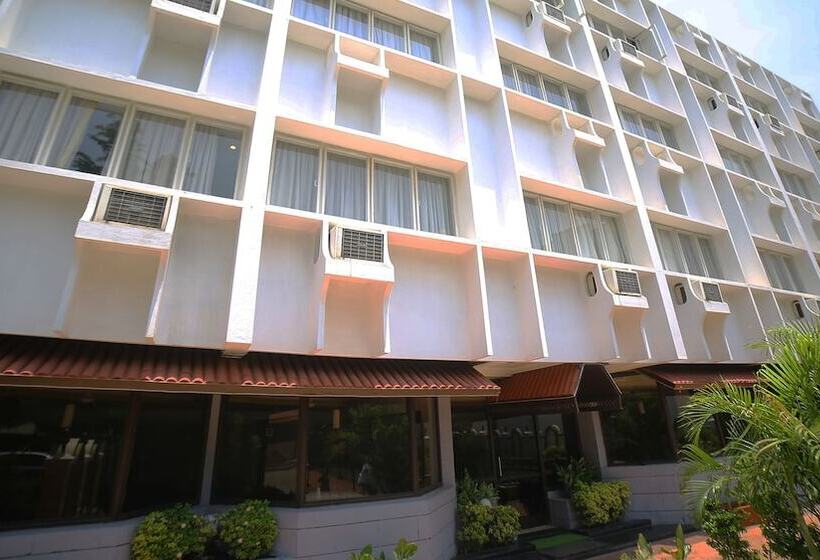 בית מלון כפרי Rajavihar