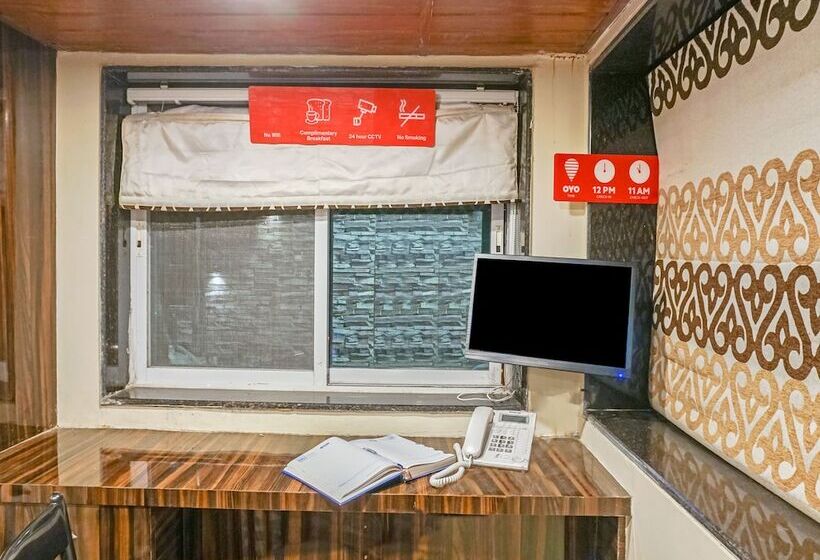 酒店 Oyo 23624 Panchgani Inn