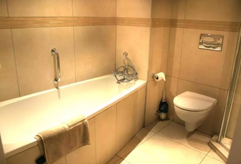 Hotelli Queens Casino And