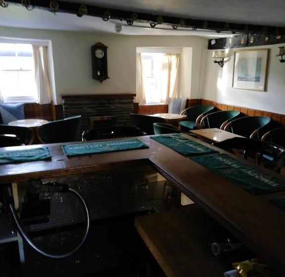 ホテル The Royal Oak