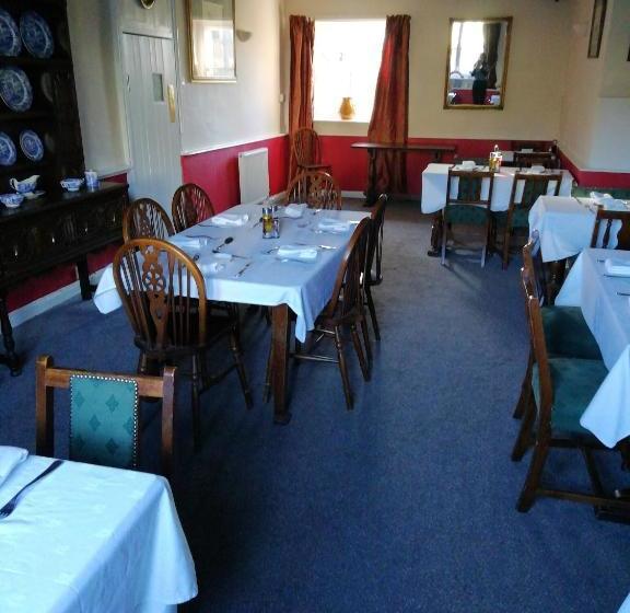 ホテル The Royal Oak