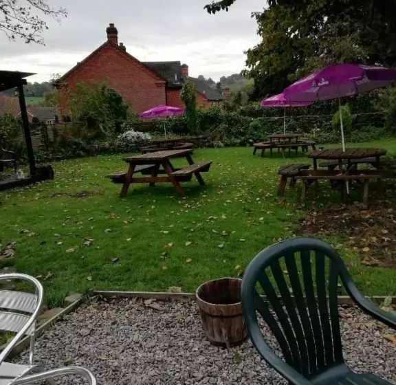 هتل The Royal Oak