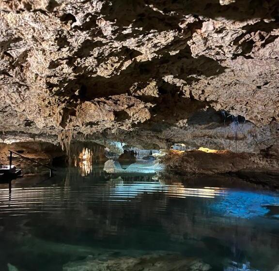 ペンション Aldea Tzunun