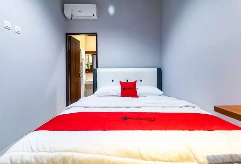 ペンション Reddoorz Near Kebon Jeruk Jakarta