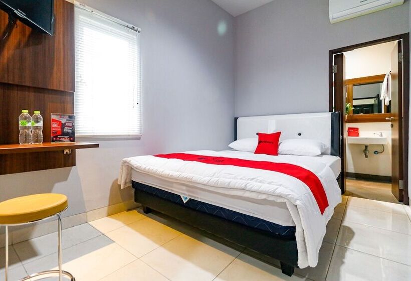 פנסיון Reddoorz Near Kebon Jeruk Jakarta