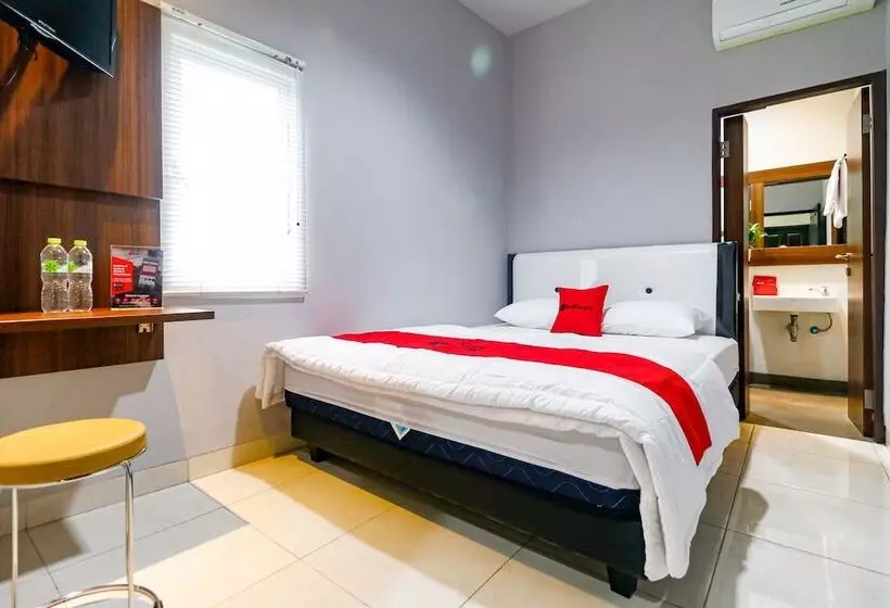 ペンション Reddoorz Near Kebon Jeruk Jakarta