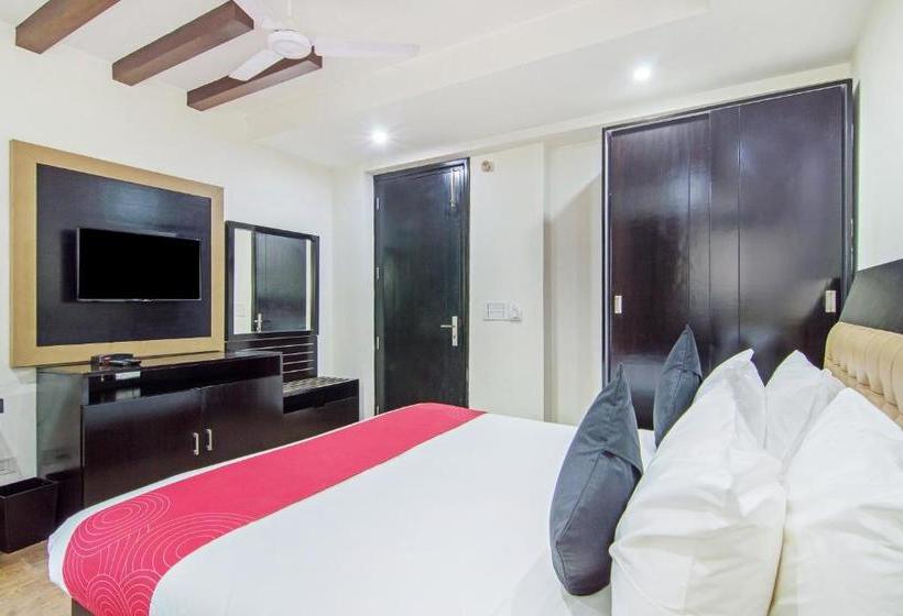 Fotos del hotel Collection O 30029  The Bluemoon:  15