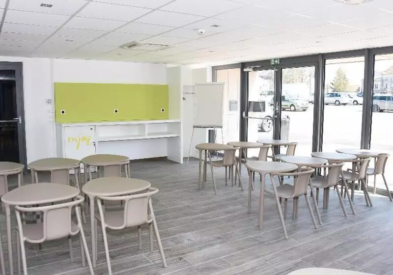 هتل Ibis Budget Langres