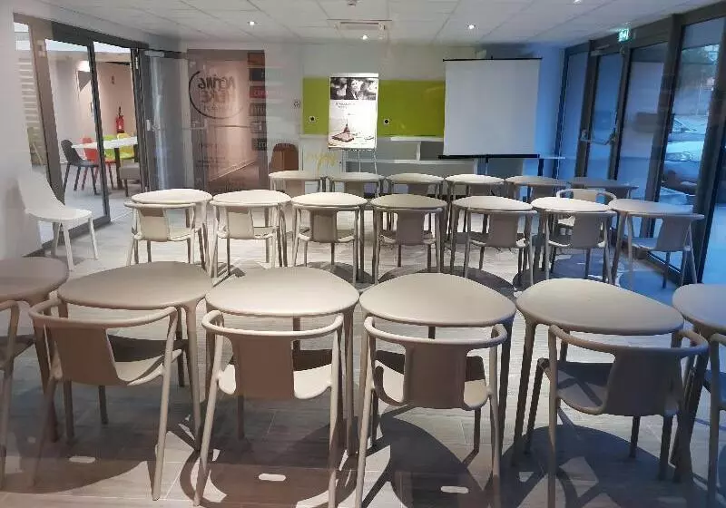 هتل Ibis Budget Langres