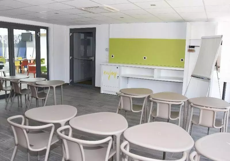 هتل Ibis Budget Langres