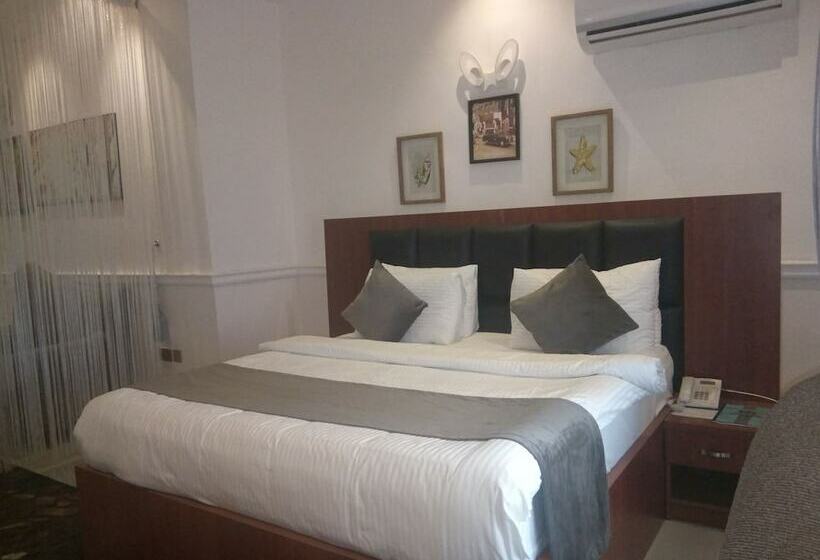 هتل Vanessa Paris