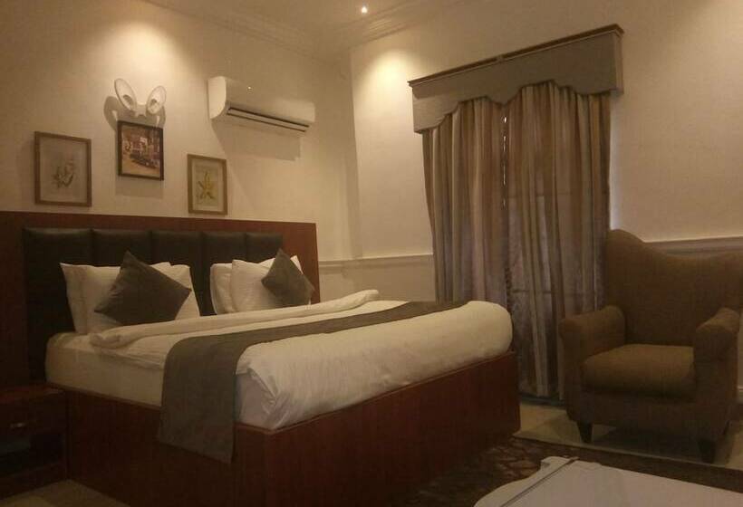 هتل Vanessa Paris