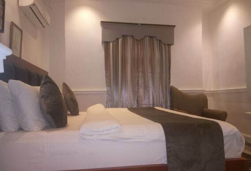 هتل Vanessa Paris