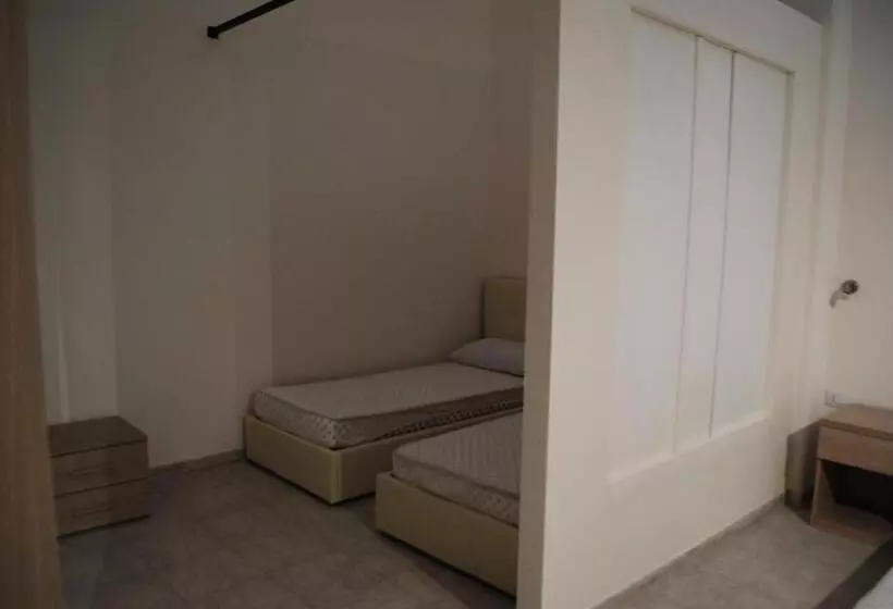 Luxar Room