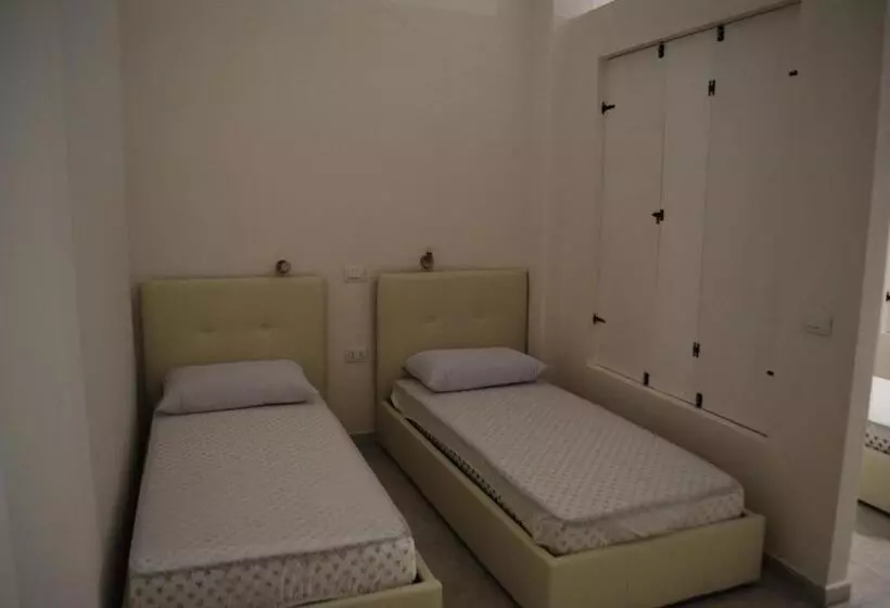Luxar Room